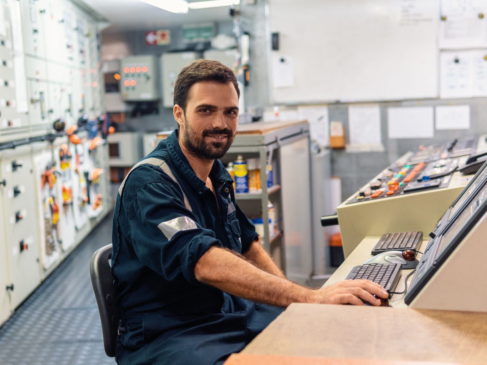 Procesoperator in de controlekamer